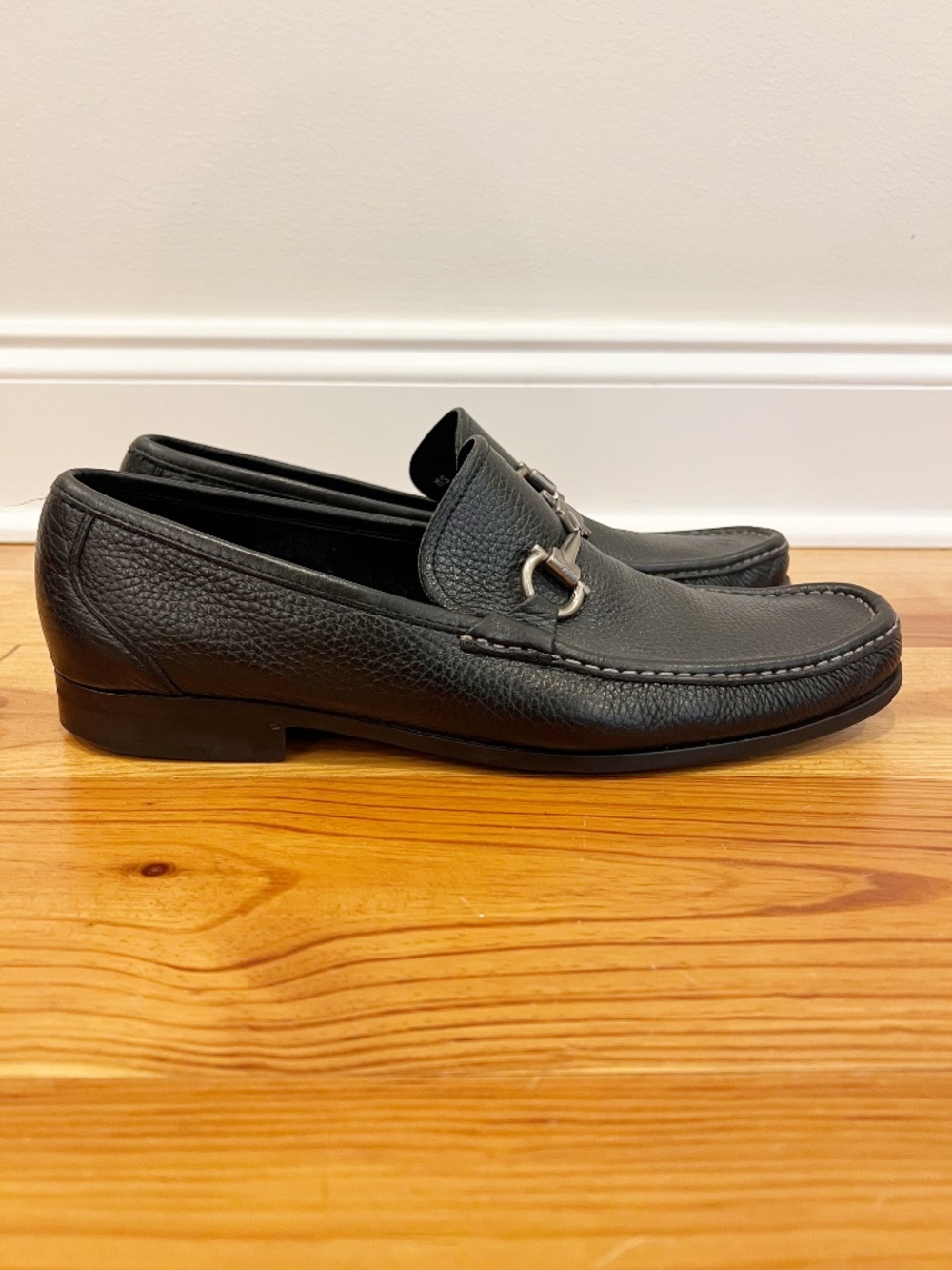 Salvatore Ferragamo Magnifico Double Gancini Loafers Mens 10.5 D Black Pebbled